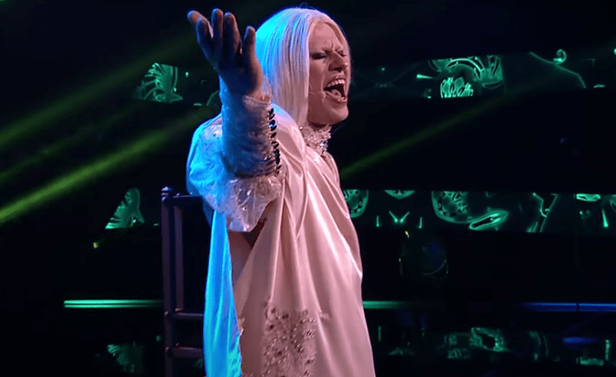 Alen Chicco belting it out